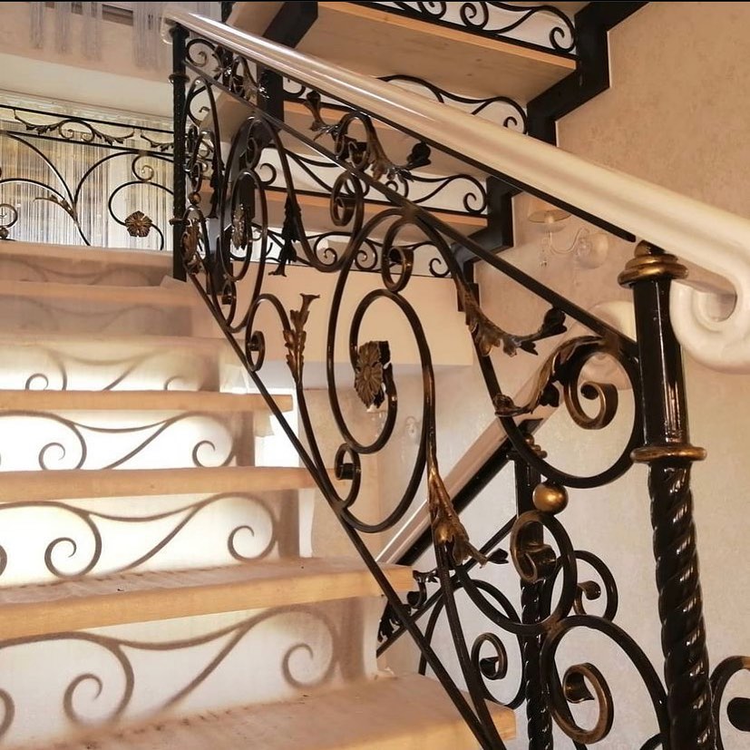 Как подобрать рисунок перил и балконного ограждения, чтобы фасад дома выглядел собранно в Покрове